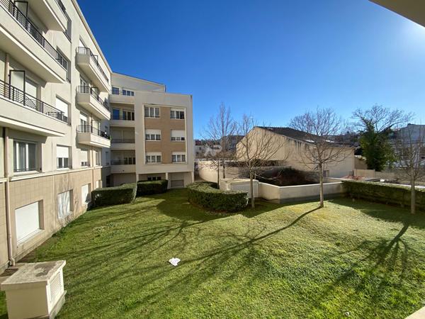Appartement Nanterre 2 pièce(s) 29 m2 219 000 € **  - Référence  15396