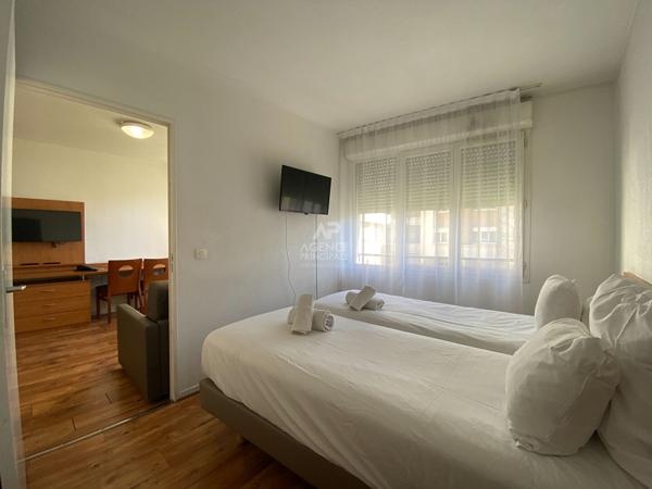 Appartement Nanterre 2 pièce(s) 29 m2 219 000 € **  - Référence  15396