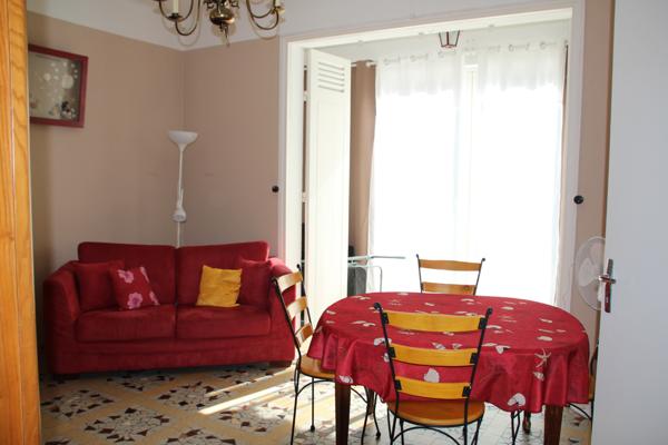 Ensemble de trois maisons, en centre ville