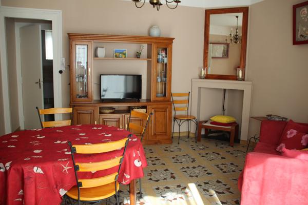 Ensemble de trois maisons, en centre ville