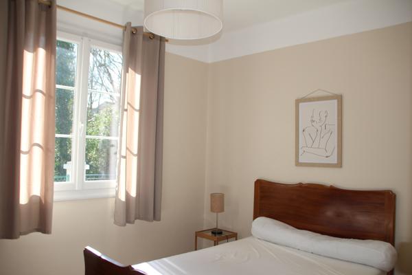 Ensemble de trois maisons, en centre ville