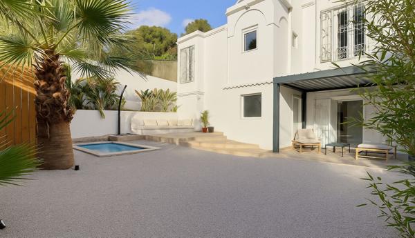 APPARTEMENT TYPE 2 / JARDIN / PISCINE / STATIONNEMENT