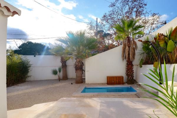 APPARTEMENT TYPE 2 / JARDIN / PISCINE / STATIONNEMENT