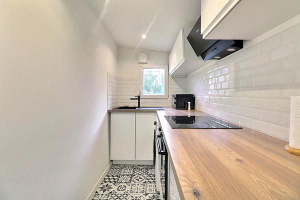 APPARTEMENT TYPE 2 / JARDIN / PISCINE / STATIONNEMENT