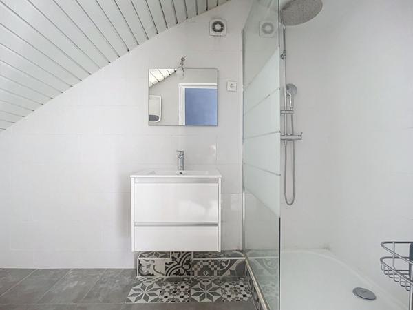 Rare à la vente Maison de ville-Appartement 3/4 pièces avec triple désignations de 84 m2 avec Véranda 16m2 Secteur Petit Bosquet