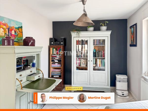 Maison au calme sur petite place – 136 m² habitables, 3 chambres, garage à Saint-Yorre (03)