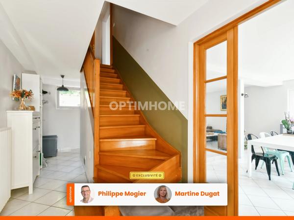 Maison au calme sur petite place – 136 m² habitables, 3 chambres, garage à Saint-Yorre (03)