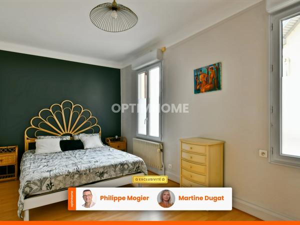 Maison au calme sur petite place – 136 m² habitables, 3 chambres, garage à Saint-Yorre (03)