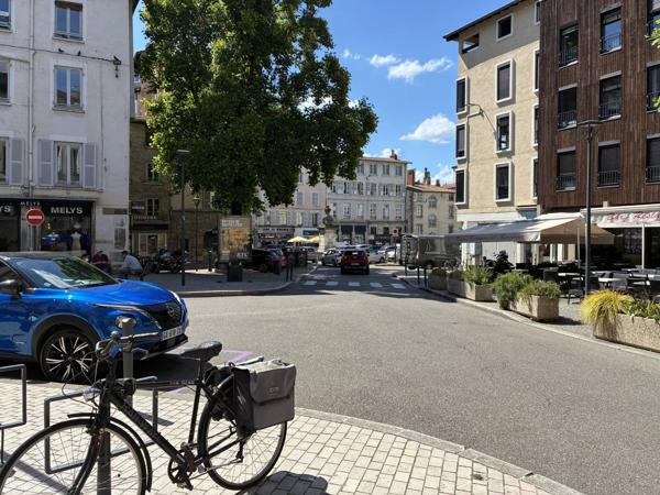 VIENNE CENTRE – T2 BIS – 51 M2 – 1 CHAMBRE + MEZZANINE – IDÉAL INVESTISSEUR