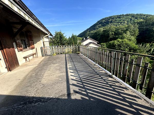 5' de VOIRON Maison 4 chambres, grand terrain, atelier