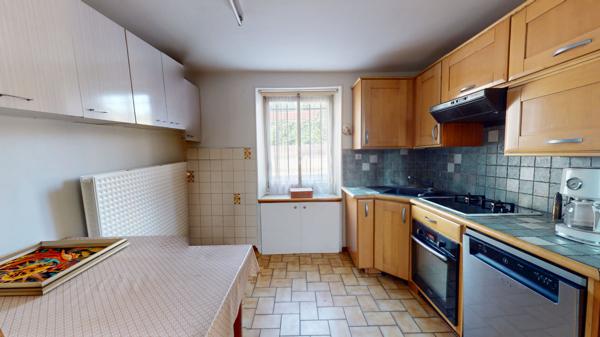 5' de VOIRON Maison 4 chambres, grand terrain, atelier