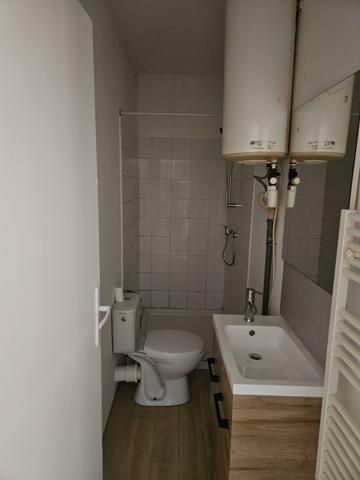 Avallon (89200) Studio meublé avec cuisine équipée et balcon