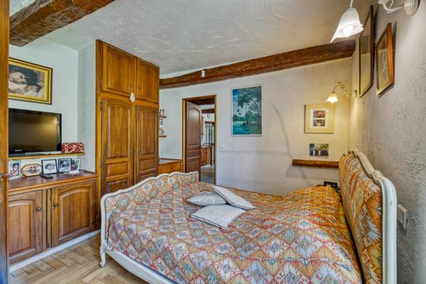 L'Escarène (06440) Duplex 139.91m² avec balcon – Centre de L’Escarène – Divisible en 3 appartements, sans charges.