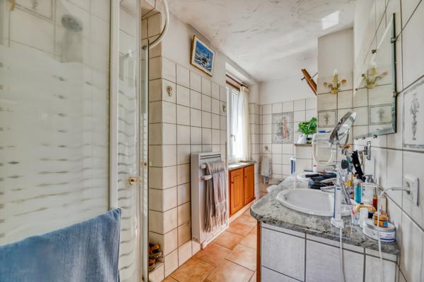 L'Escarène (06440) Duplex 139.91m² avec balcon – Centre de L’Escarène – Divisible en 3 appartements, sans charges.