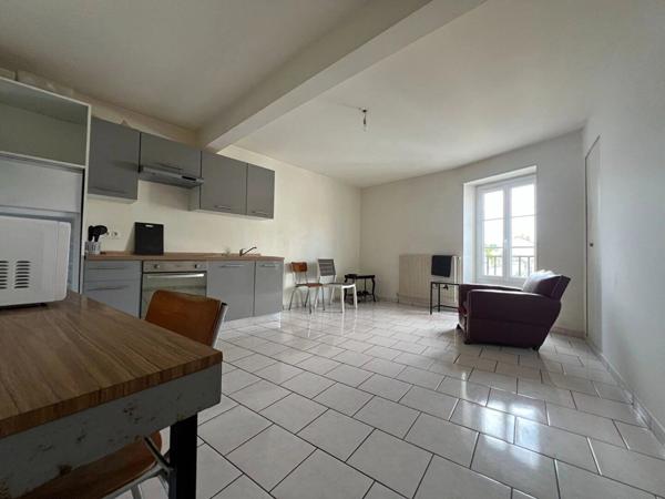 Vente Immeuble 5 pièces 147 m2 à Lhommaizé