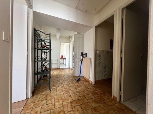 Vente Immeuble 5 pièces 147 m2 à Lhommaizé