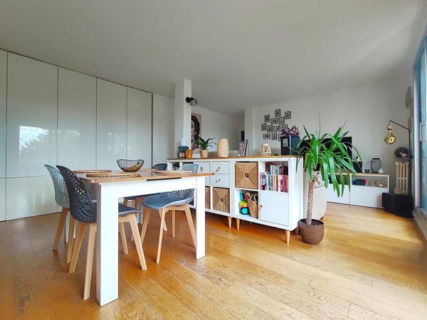 Appartement refait à neuf avec balcon plein ouest