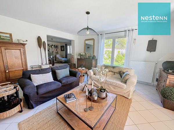 Maison contemporaine à vendre à Montbrison - 6 pièces, 4 chambres avec superbe jardin arboré