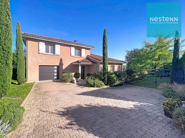 Maison contemporaine à vendre à Montbrison - 6 pièces, 4 chambres avec superbe jardin arboré