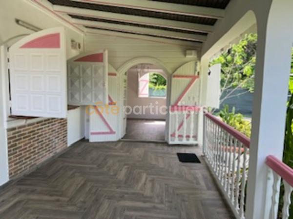 Location
                Maison109 m² - 5 Pièces -
                    SAINTE ANNE (97180)