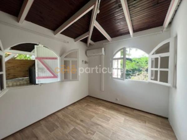 Location
                Maison109 m² - 5 Pièces -
                    SAINTE ANNE (97180)
