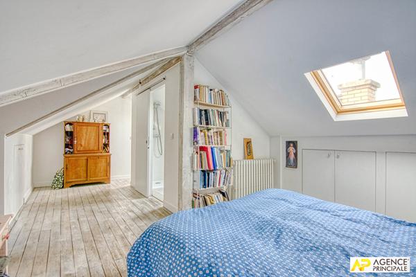 Versailles Montreuil St-Symphorien Maison 8 pièces 202 m² au sol avec jardin et 2 garages €1 495 000 ** - Référence 27206