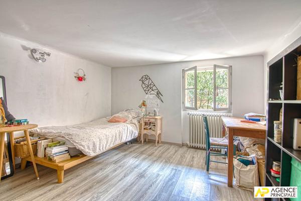 Versailles Montreuil St-Symphorien Maison 8 pièces 202 m² au sol avec jardin et 2 garages €1 495 000 ** - Référence 27206