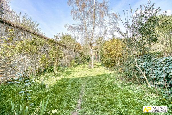 Versailles Montreuil St-Symphorien Maison 8 pièces 202 m² au sol avec jardin et 2 garages €1 495 000 ** - Référence 27206