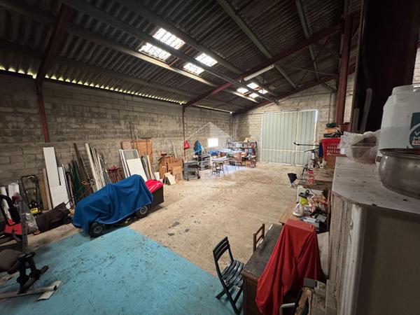 Maison familiale + hangar de 312m² : vivez chez vous, travaillez sur place