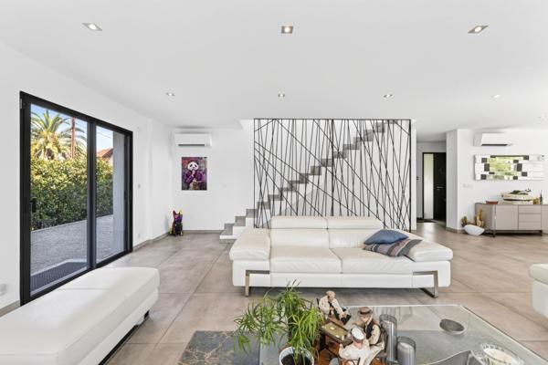 Vente Maison de luxe Sanary-sur-Mer 5 Pièces 150 m²