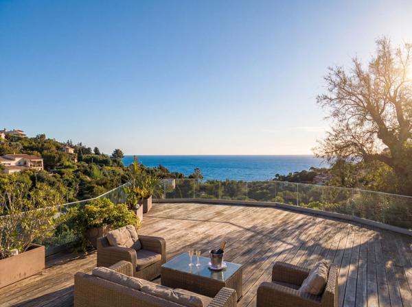 Vente Villa de luxe Les Issambres 8 Pièces 216 m²
