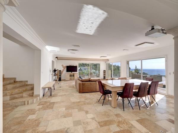 Vente Villa de luxe Les Issambres 8 Pièces 216 m²