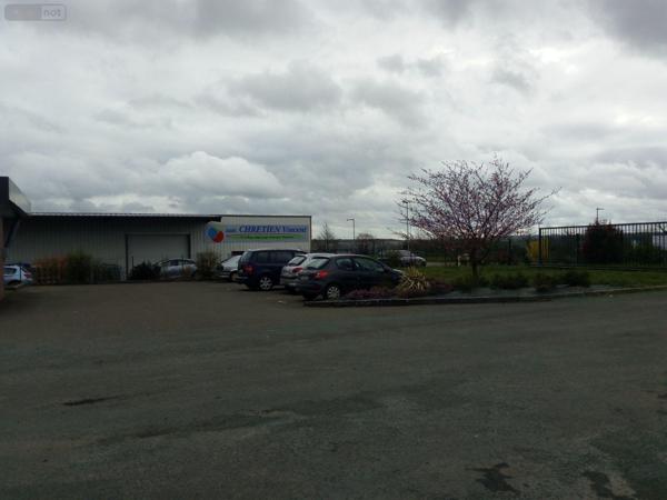 Entrepôt et bureaux à vendre à Villaines-la-Juhel en Mayenne (53700), ref : 1304