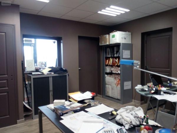 Entrepôt et bureaux à vendre à Villaines-la-Juhel en Mayenne (53700), ref : 1304