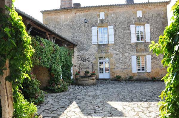 Manoir du XVIIIe siècle, niché au cœur du Lot-et-Garonne.