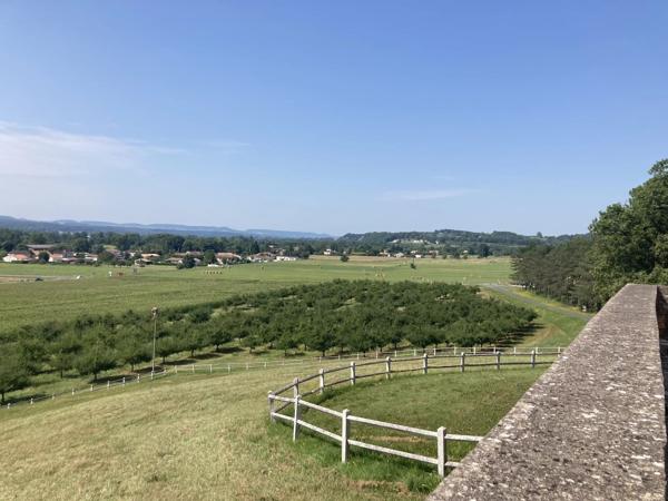 Manoir du XVIIIe siècle, niché au cœur du Lot-et-Garonne.
