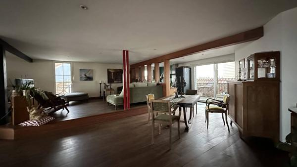 VILLA BALNÉAIRE FACE À L'OCÉAN.