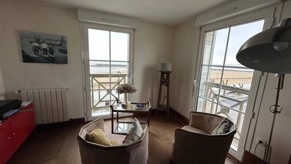 VILLA BALNÉAIRE FACE À L'OCÉAN.