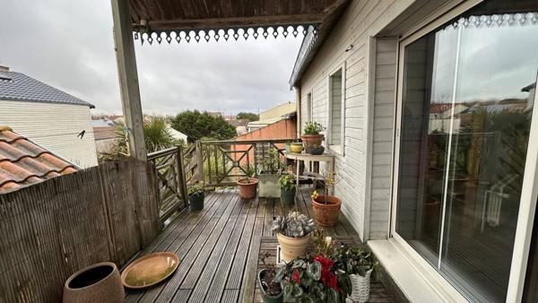 VILLA BALNÉAIRE FACE À L'OCÉAN.