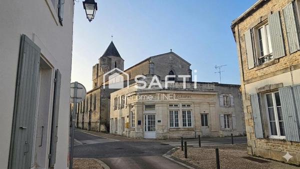 Charentaise pleine de charme avec piscine