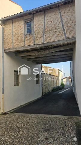 Charentaise pleine de charme avec piscine