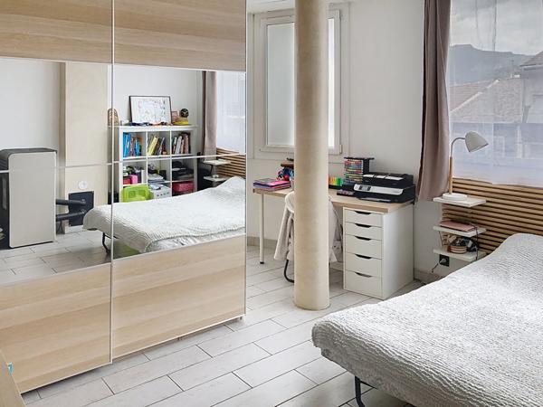 Toulon Appartement 2/3 pièces. + cellier.