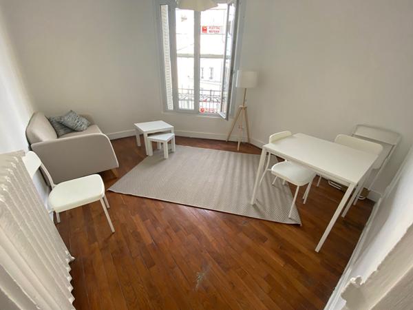 proche place république