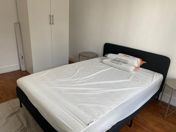 proche place république