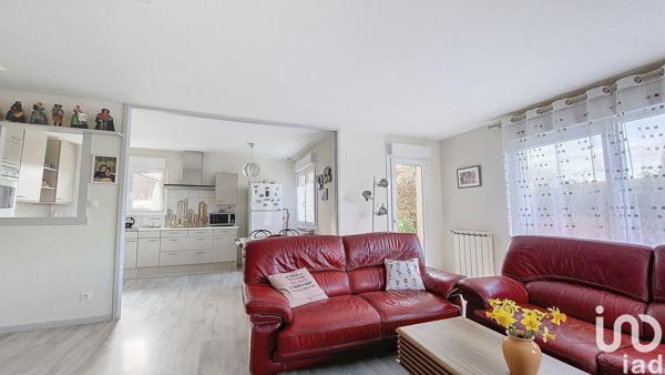 Maison 5 pièces de 100 m² à Les Auxons (25870)