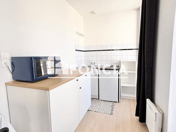 Location Studio meublé 28.32 m² - 31 RUE MAZELLE Metz 57000