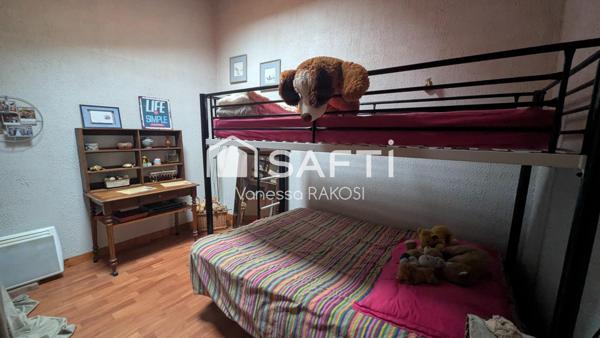 Centre ville de Saint Jean d'Angély Maison de 132 m2, 3 chambres et 80 m² aménageables