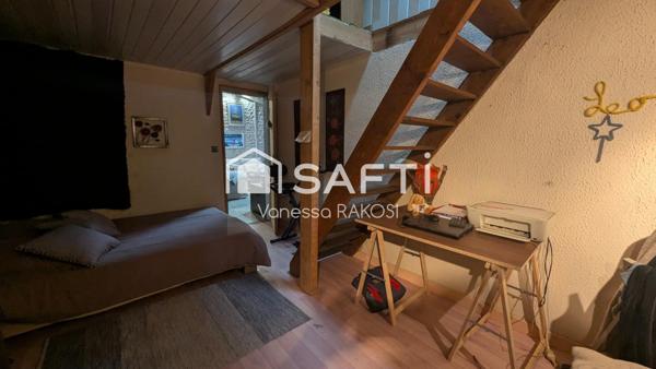 Centre ville de Saint Jean d'Angély Maison de 132 m2, 3 chambres et 80 m² aménageables