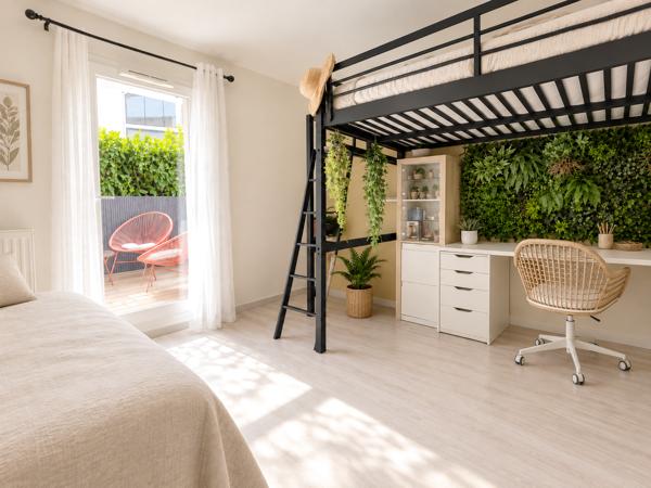 APPARTEMENT EN REZ DE JARDIN - TERRASSE 30M2 - EXCELLENT ETAT - CALME et à l'abri des regards - A proximité de
