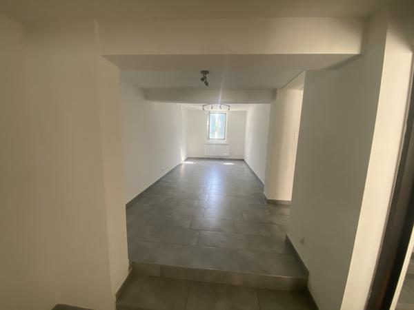 Maison de village T3 avec jardin et garage  Villeneuve-lès-Montréal (11290)
